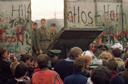美专家称柏林墙倒见证共产主义终将灭亡